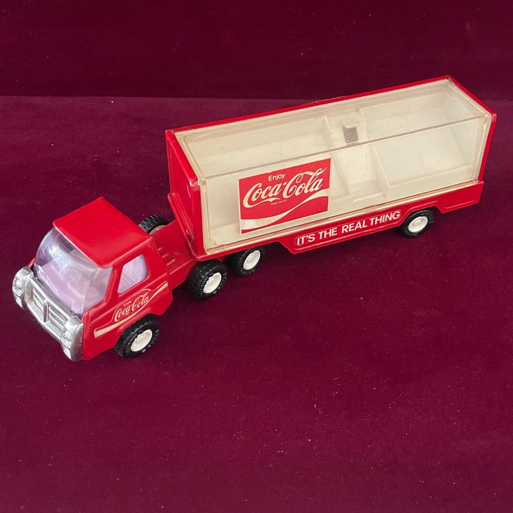 Vtg collectors Coca-Cola Metal Tin Toy Japan Buddy L Semi-Truck Metal.